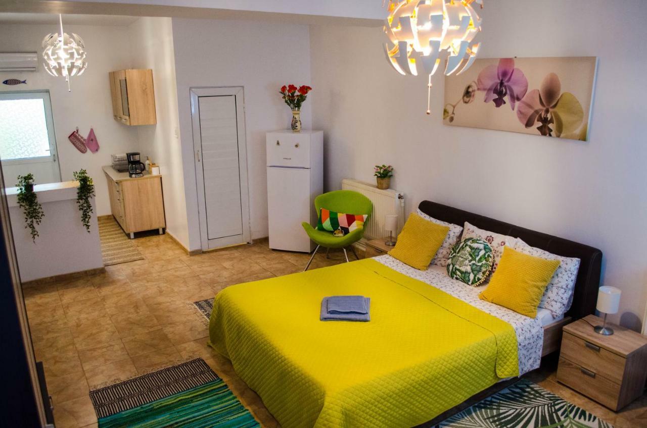 Collosal Studio Bucharest Luaran gambar